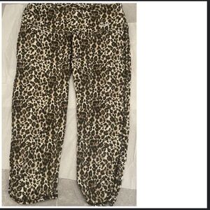 Bebe Bebe Sport Leopard Leggings Size: SMALL Cropped Capri